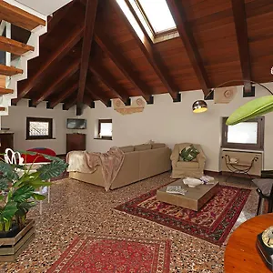 https://peschieraloft.hotelinveneto.com